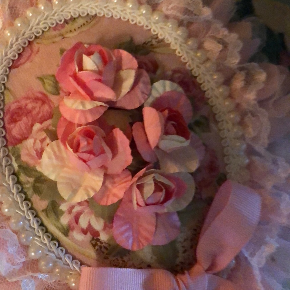 Shabby chic mirror & vanity heart decor - Picture 6 of 13